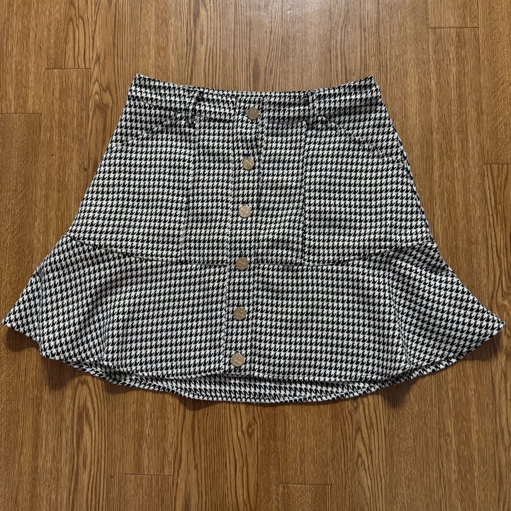 Draper James Black and White Houndstooth Skirt